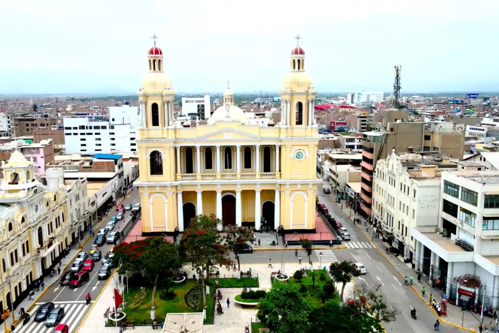 Catedral de Chiclayo, símbolo religioso y arquitectónico de Lambayeque en la costa norte del Perú.