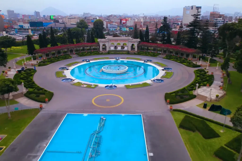 Circuito Mágico del Agua en el Parque de la Reserva en Lima