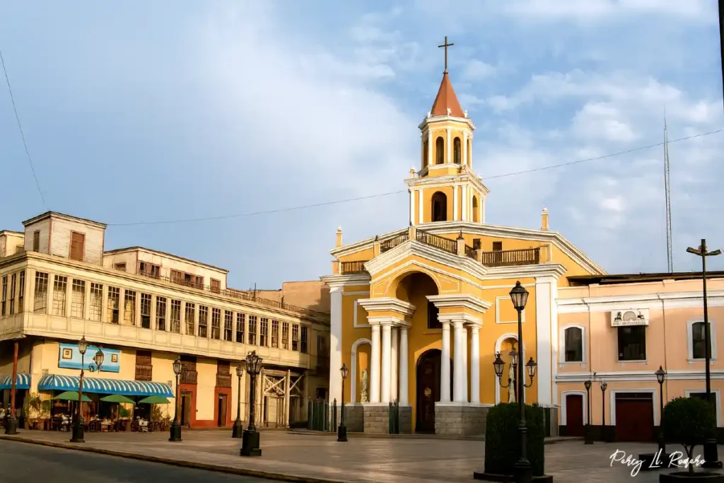 Iglesia Matriz del Callao, templo histórico y uno de los principales sitios turísticos del Callao.