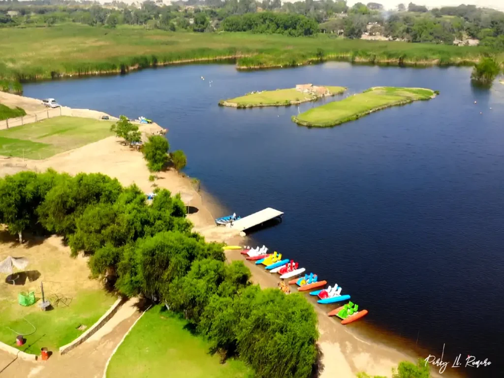 La Laguna de Conache en Trujillo, La Libertad es uno de los lugares turísticos de Trujillo, La Libertad conocido por su oasis natural en medio del desierto