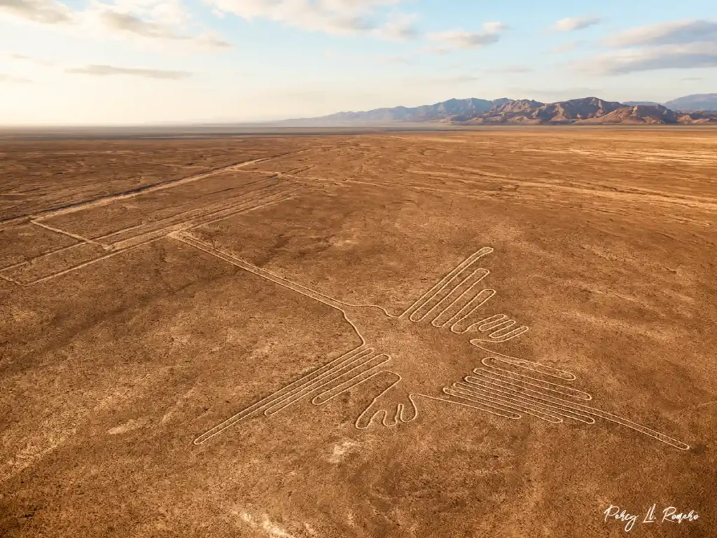 Vista aérea de las Líneas de Nazca, uno de los lugares turísticos más enigmáticos de la región costa del Perú.