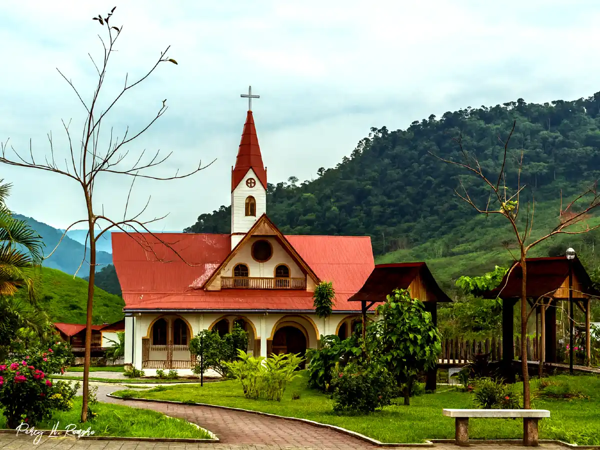 Ciudad de oxapampa en la ceja de selva de pasco