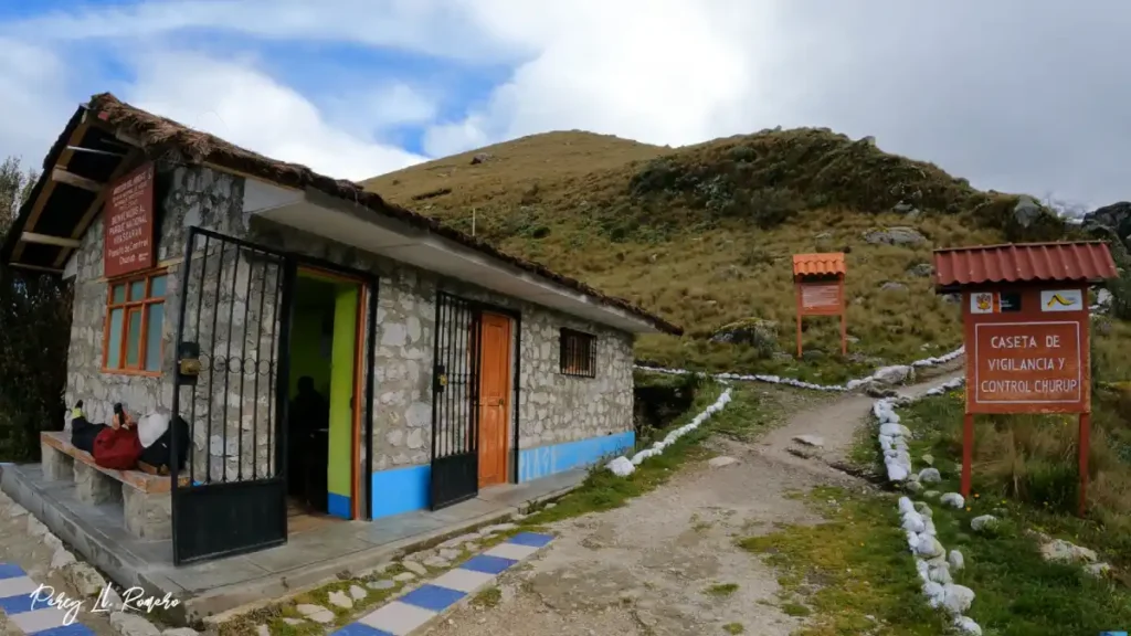 Caseta de vigilancia y punto de control churup, aquí se paga los boletos de entrada