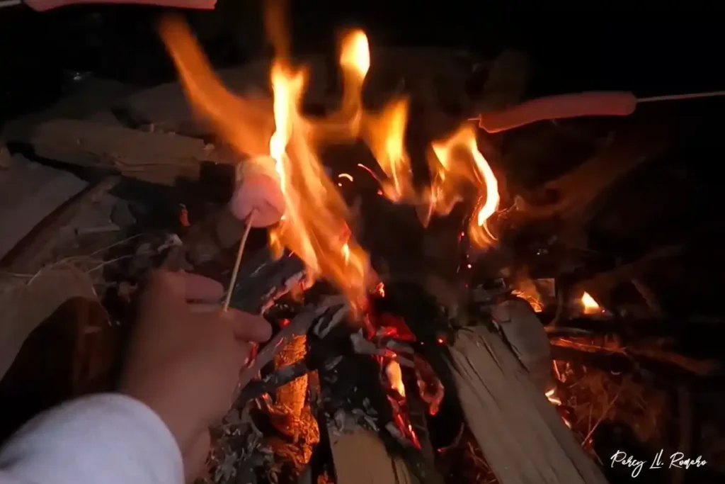 Fogata en un campamento de Marcahuasi