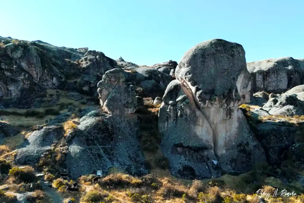 Piedra enigmática que representa el rostro de la humanidad en marcahuasi